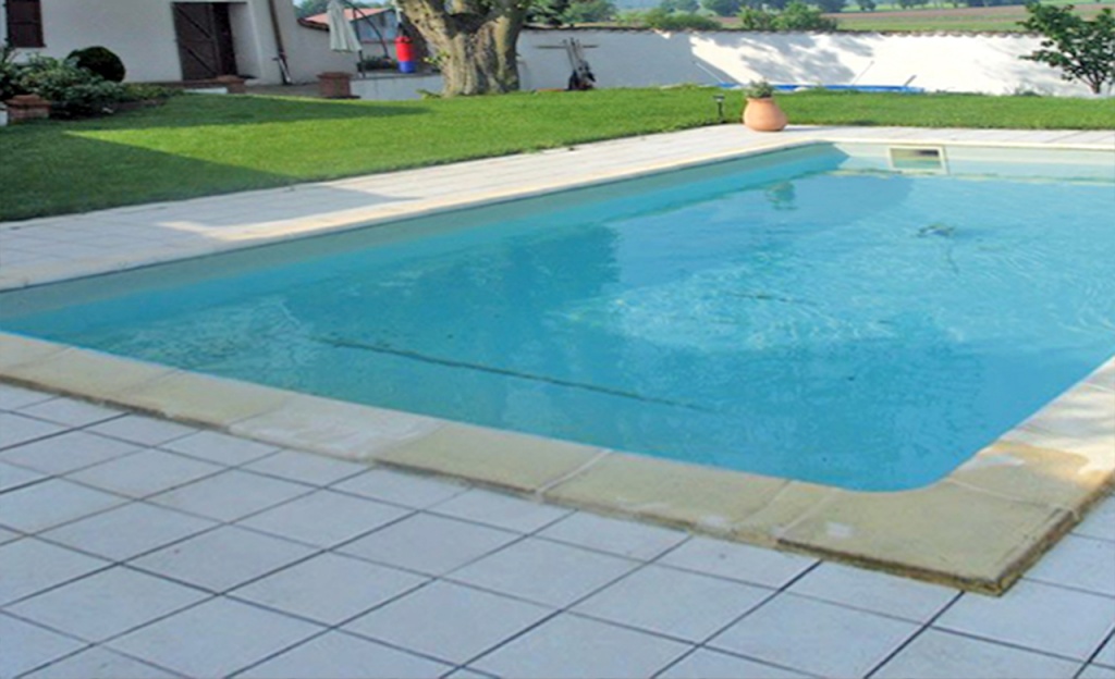 Pool vor der Renovierung