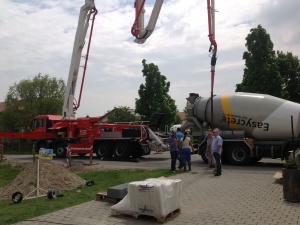 Betonanlieferung für Pool
